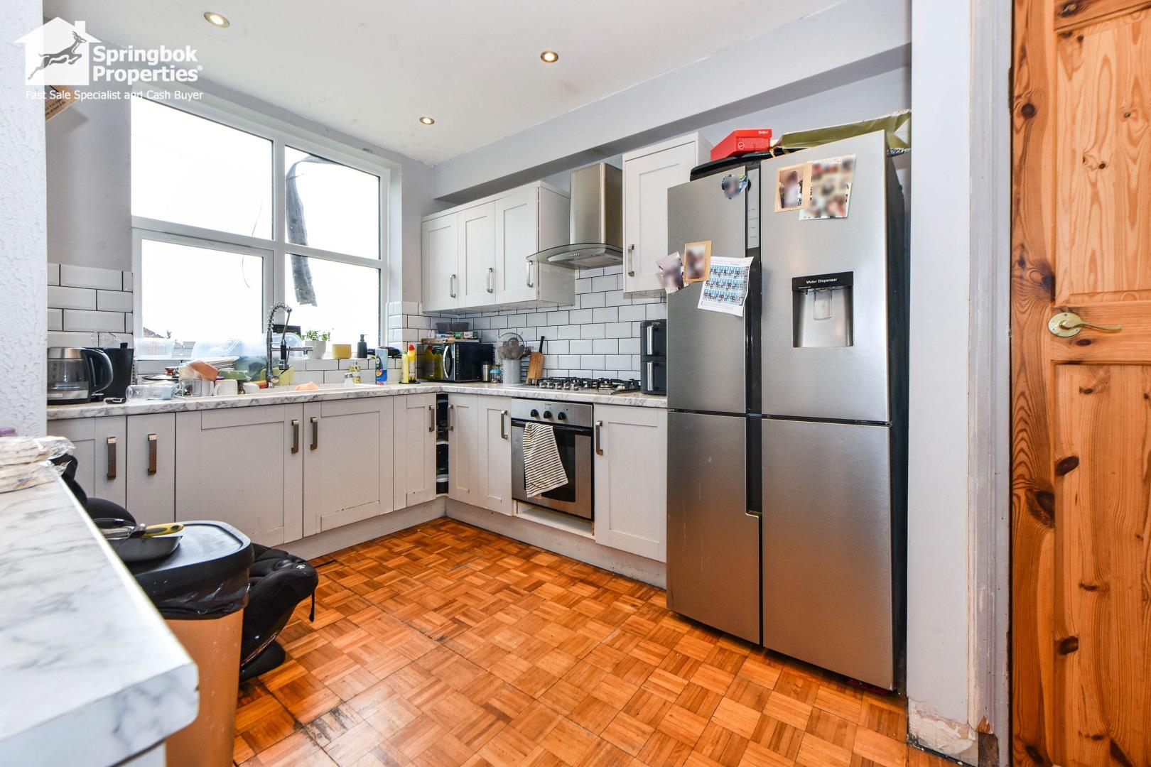 4 bedroom, Semi-detached house for sale
