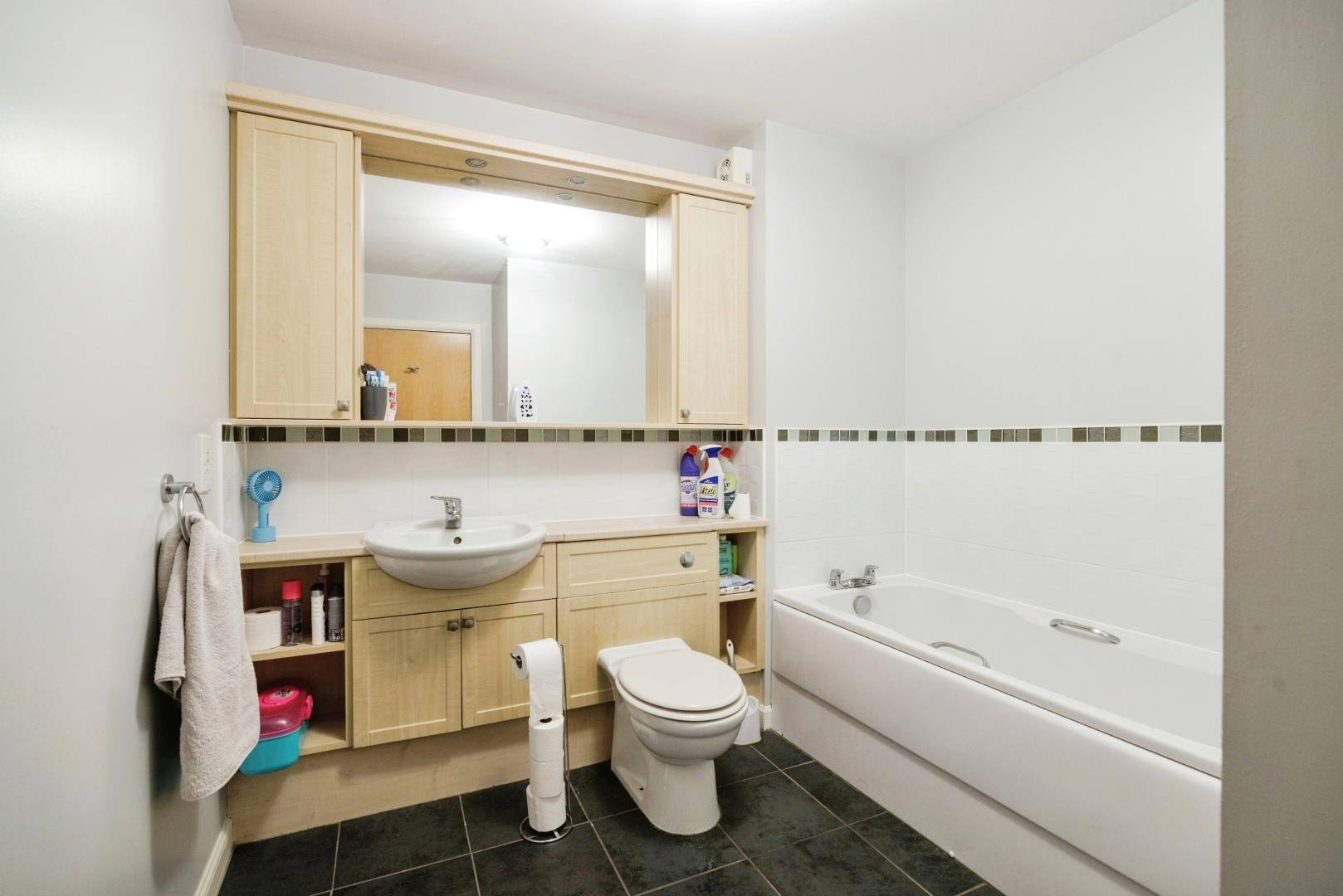 2 bedroom, Ground floor flat for sale