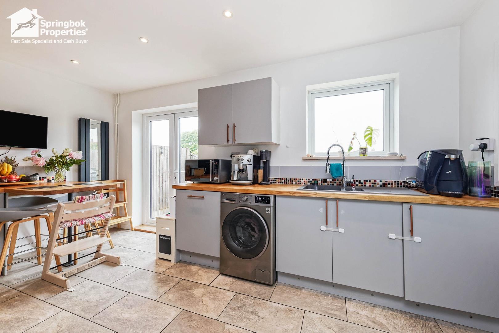 2 bedroom, Semi-detached house for sale