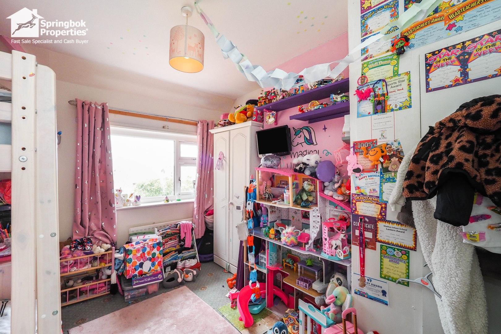3 bedroom, Semi-detached house for sale