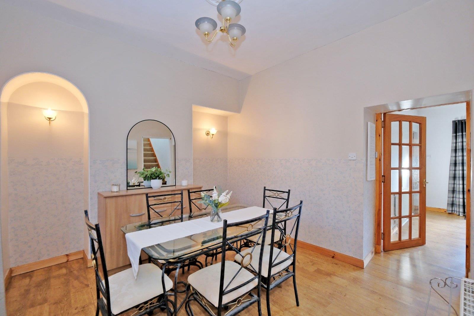 3 bedroom, Semi-detached house for sale
