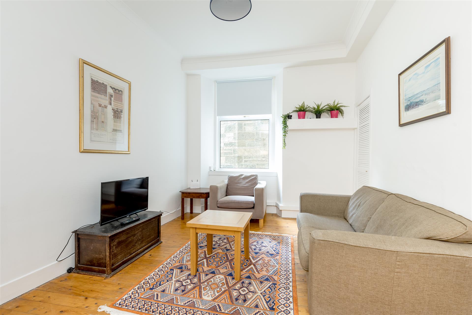 4/1 CaledonIan Crescent, EdInburgh