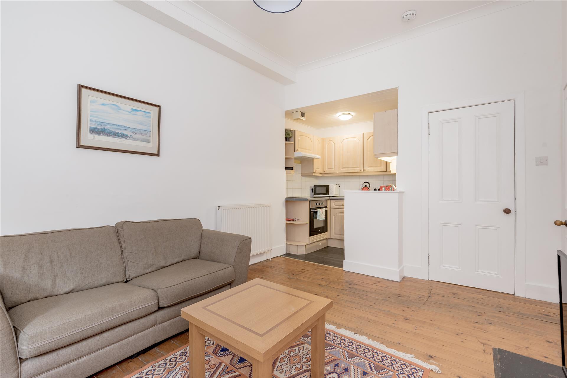4/1 CaledonIan Crescent, EdInburgh