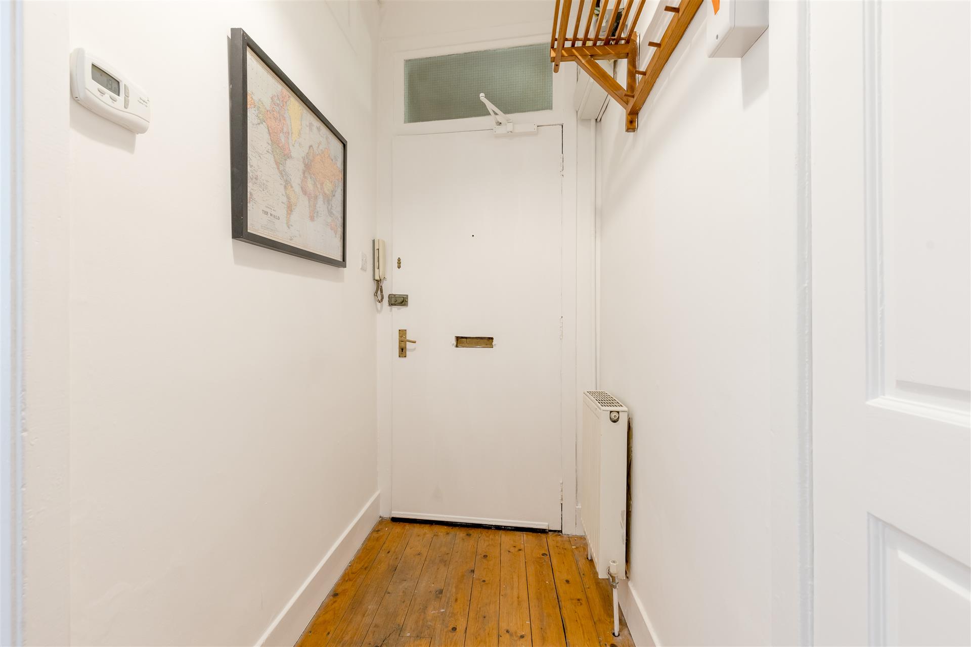 4/1 CaledonIan Crescent, EdInburgh