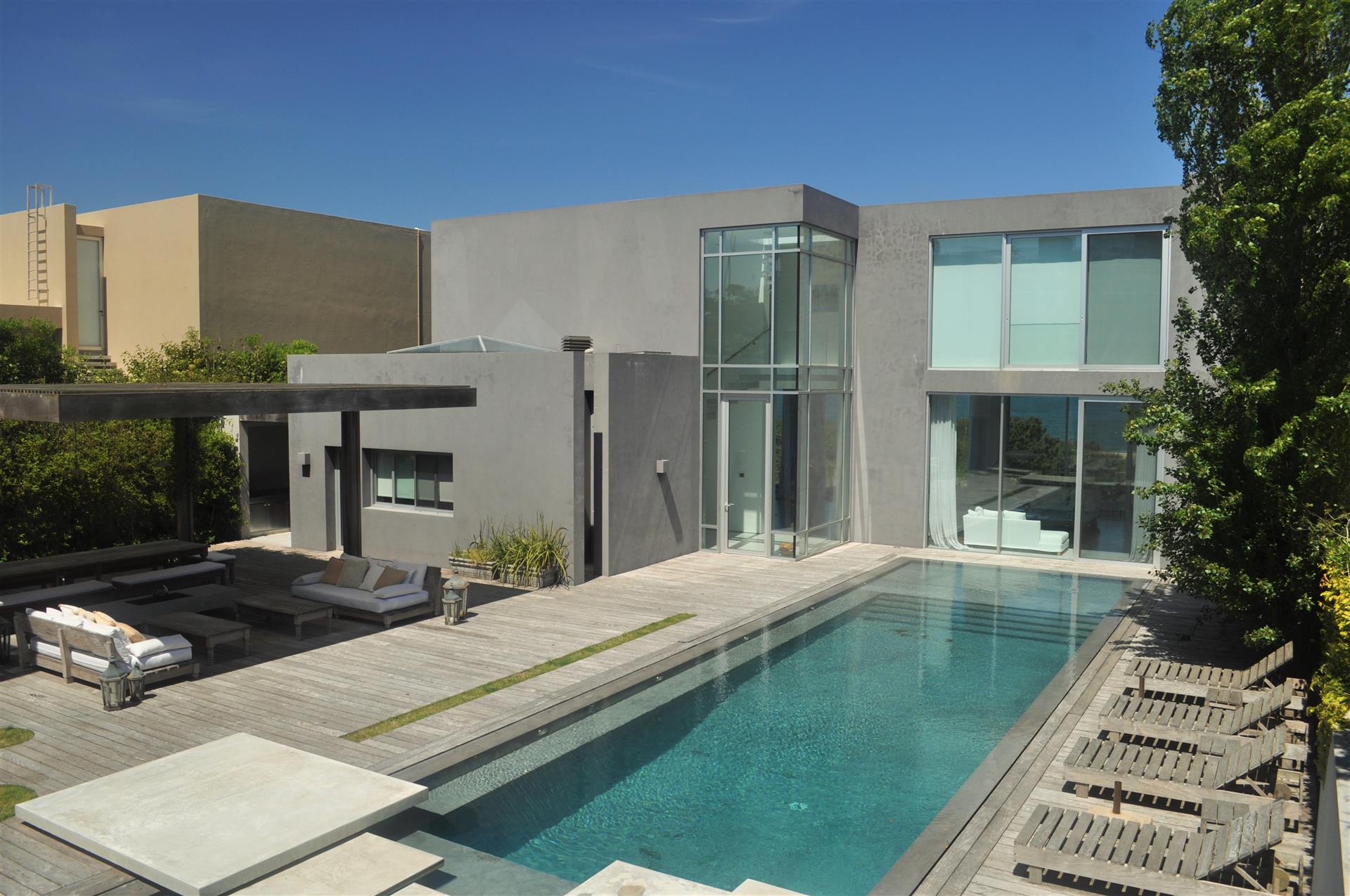 5 Bedroom Apartment - For Sale - Punta del Este