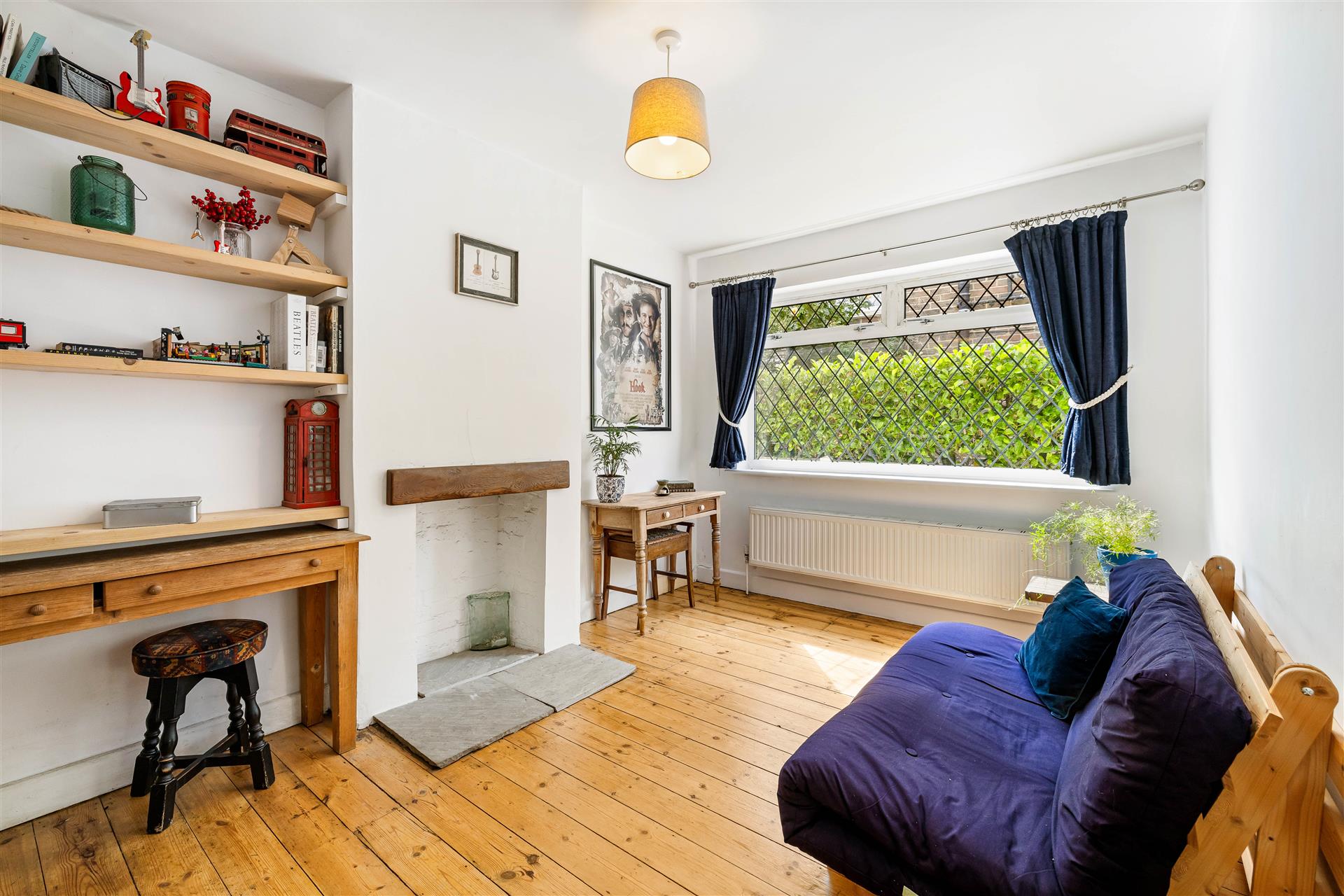 Southern Avenue,Salfords,Redhill,RH1 5De - &pound 500000