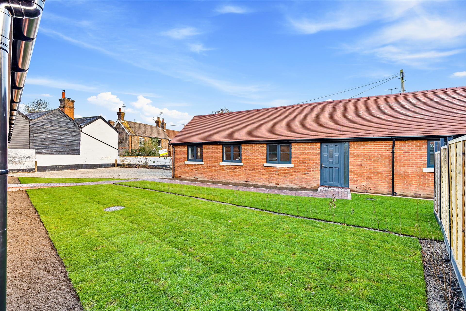 Rosemary Lane,Charlwood,Horley,RH6 0Dg - &pound 400000