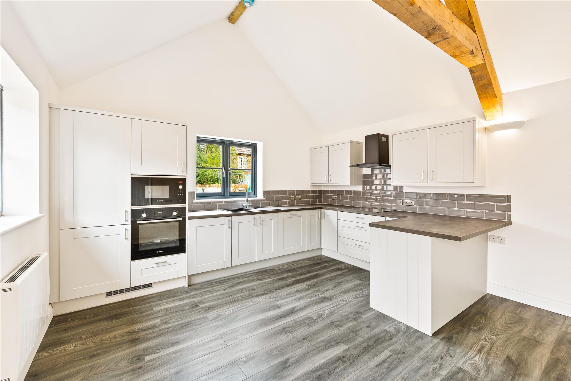 Rosemary Lane,Charlwood,Horley,RH6 0Dg - &pound 400000