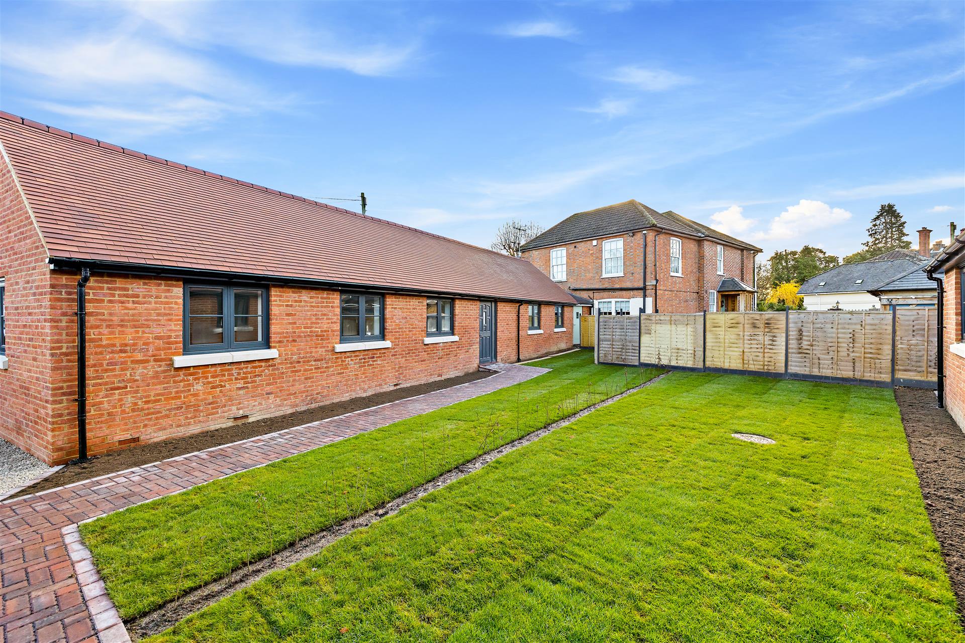 Rosemary Lane,Charlwood,Horley,RH6 0Dg - &pound 400000