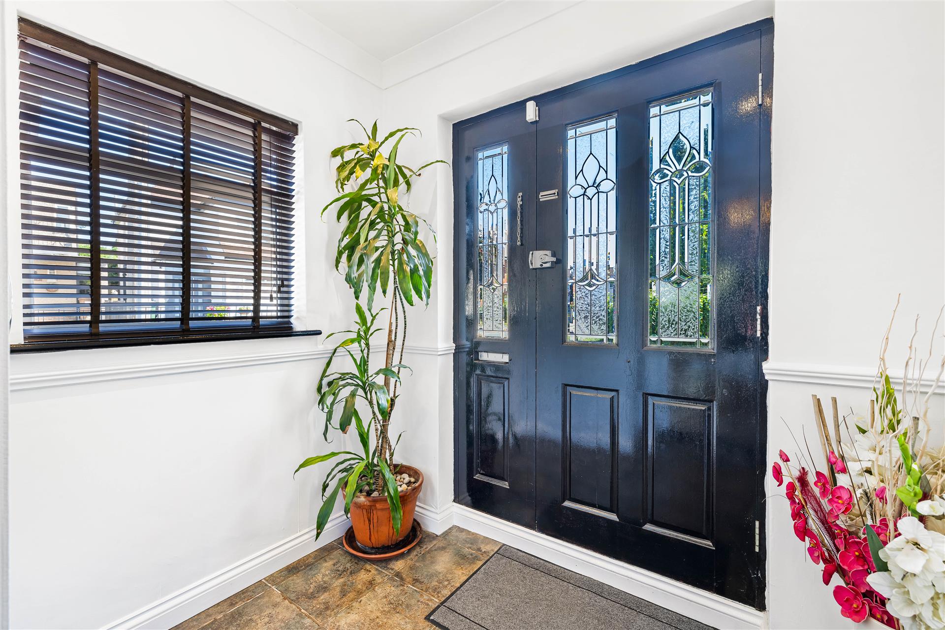 Ballards Green,Burgh Heath,Epsom,KT20 6Da - &pound 650000