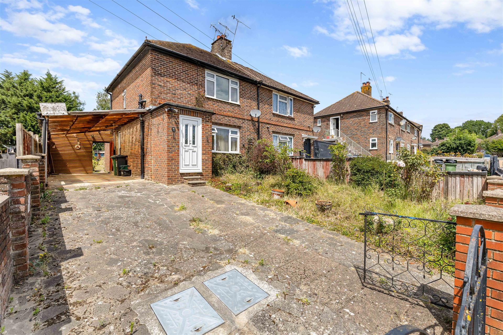 Stuart Crescent,South Park,Reigate,RH2 8Eb - &pound 450000