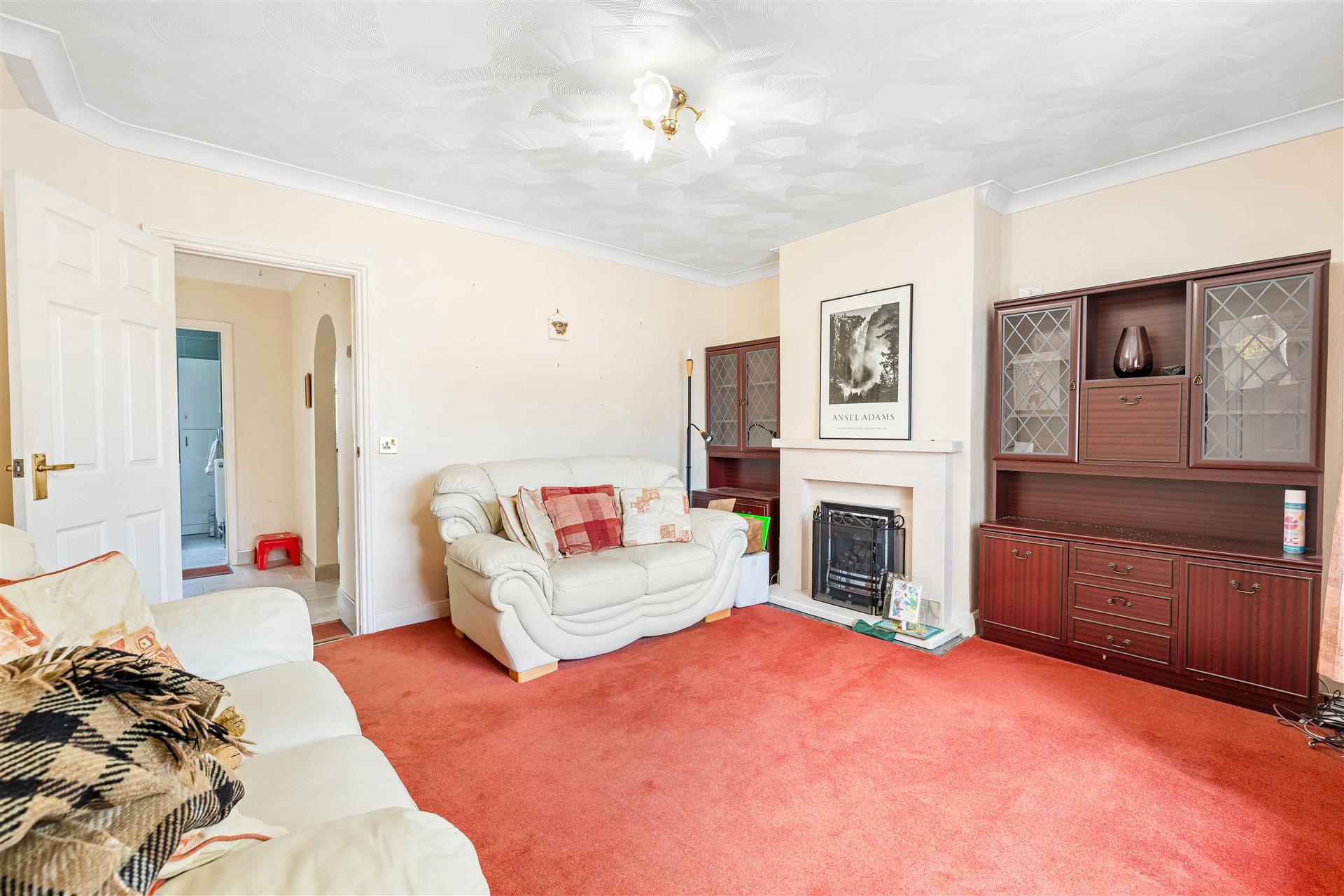 Stuart Crescent,South Park,Reigate,RH2 8Eb - &pound 450000