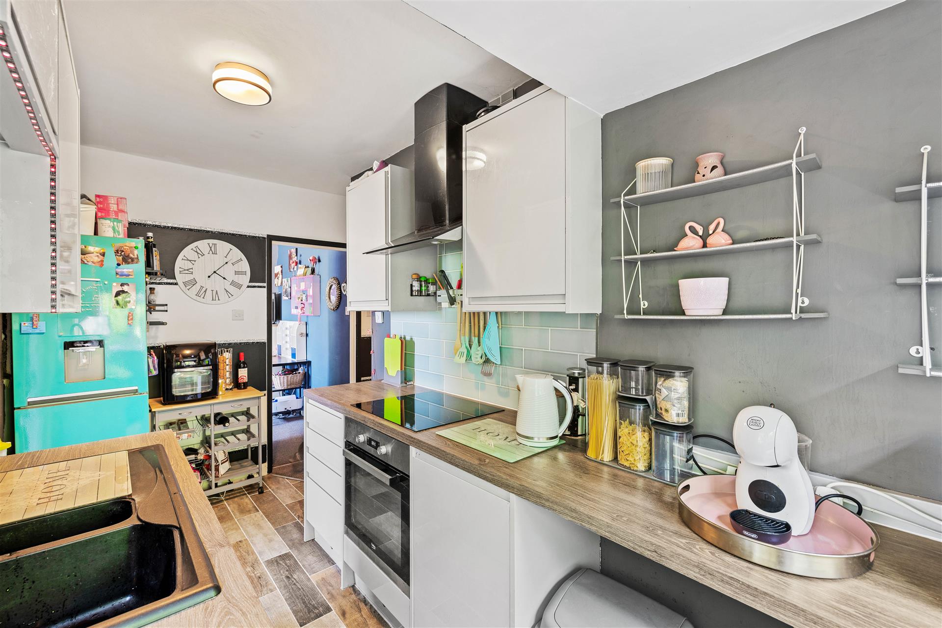 Coulsdon road,Caterham,CR3 5Nu - &pound 300000