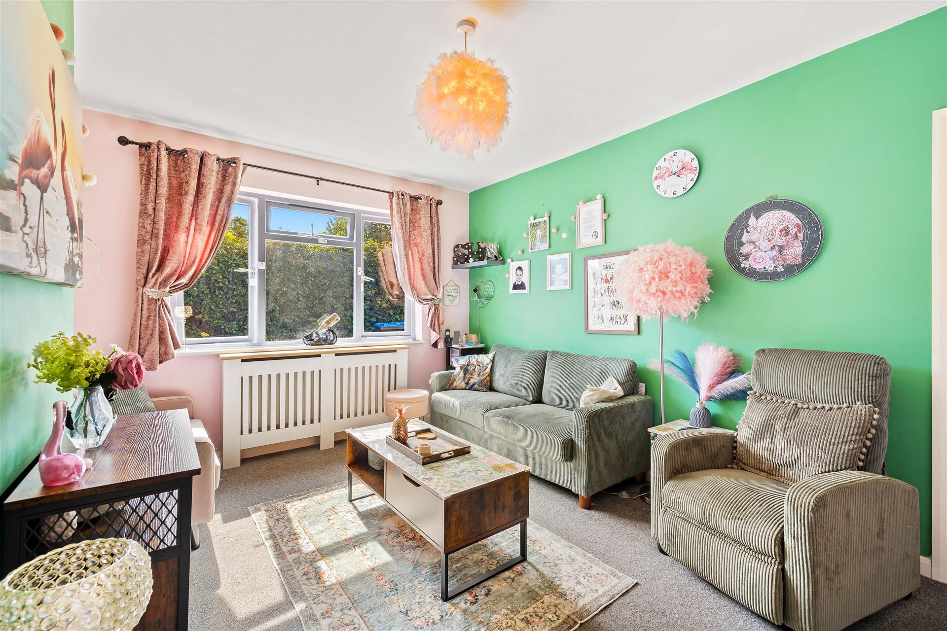 Coulsdon road,Caterham,CR3 5Nu - &pound 300000
