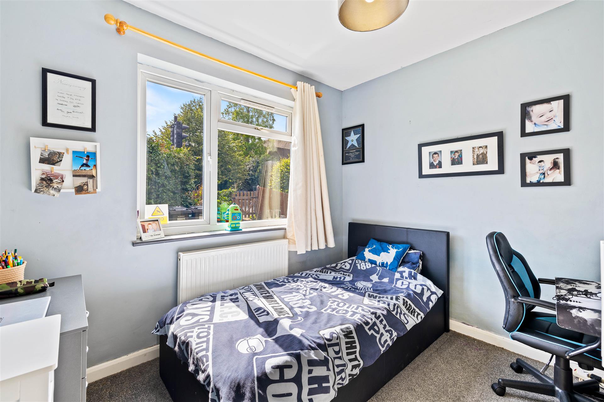Coulsdon road,Caterham,CR3 5Nu - &pound 300000