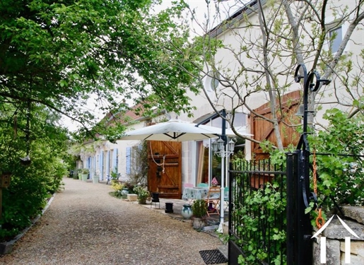 Mooi huis met gîte in de buurt van Varzy