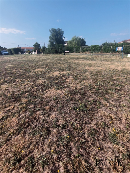 Terreno con servicios en Labatut, Ariège