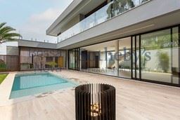 Purchase: House (06445-000)