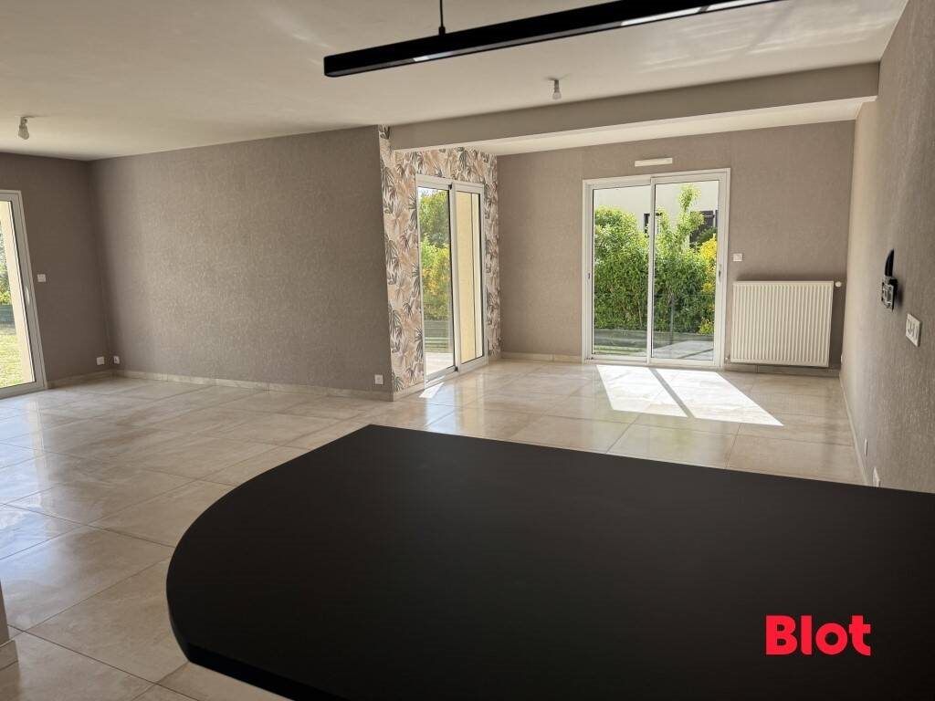 Maison à louer, 123m², Vergéal