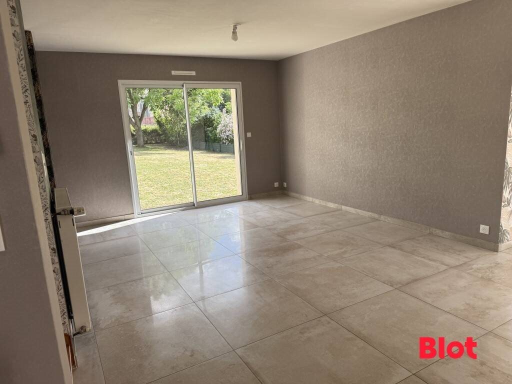 Maison à louer, 123m², Vergéal