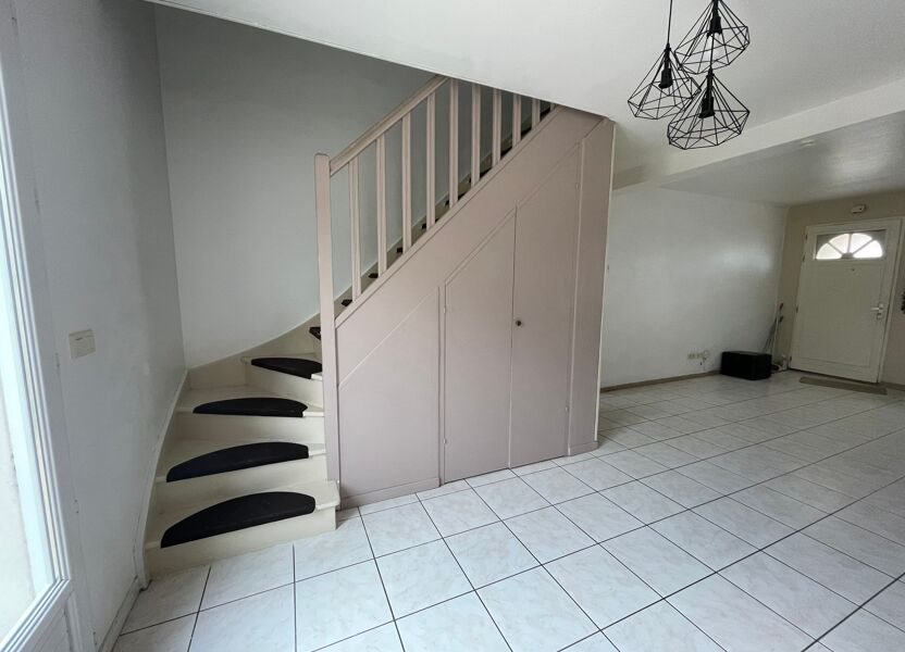 Maison à louer, 94m², Egly