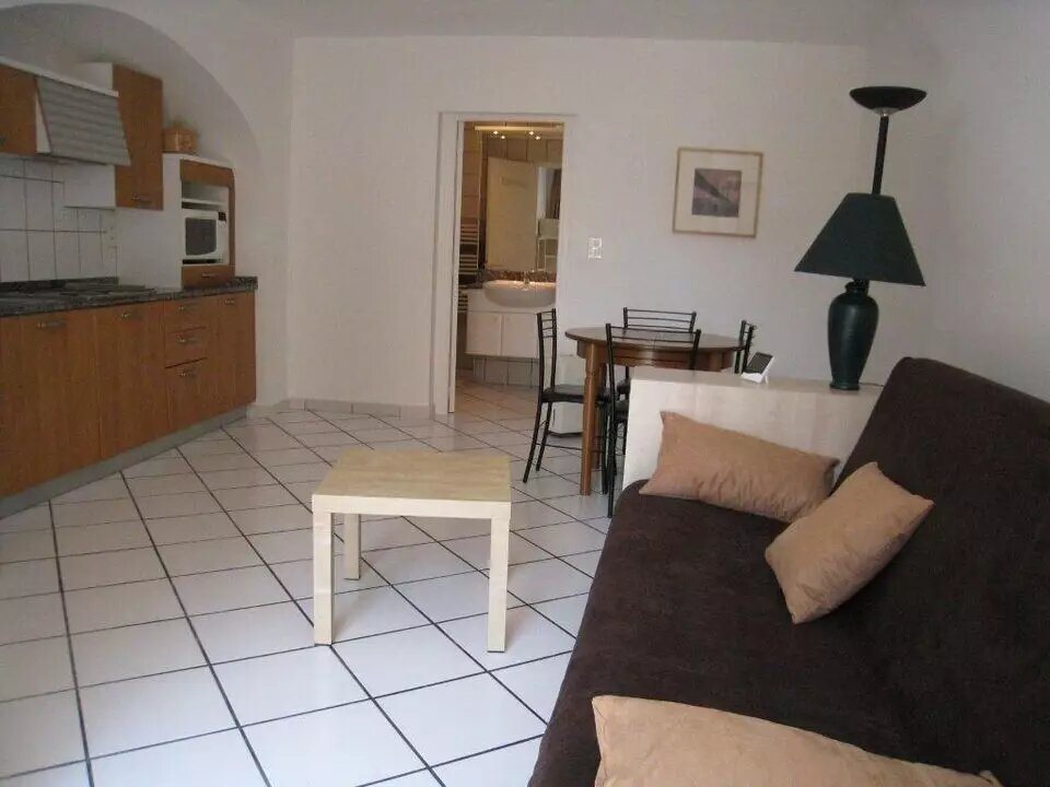 Appartement à louer, 26m², Saint-Mitre-les-Remparts