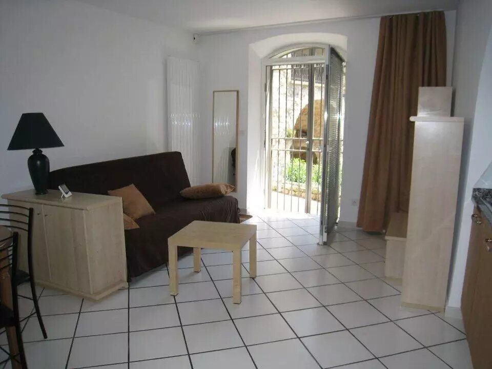 Appartement à louer, 26m², Saint-Mitre-les-Remparts