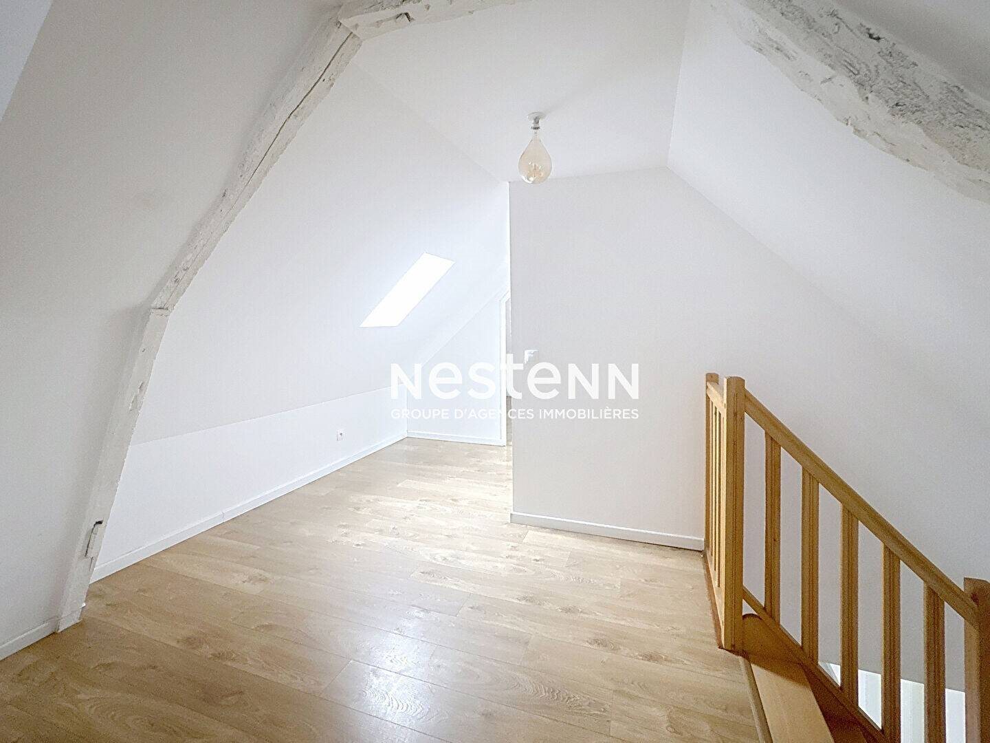 Appartement à louer, 76m², Saint-Etienne-sous-Bailleul