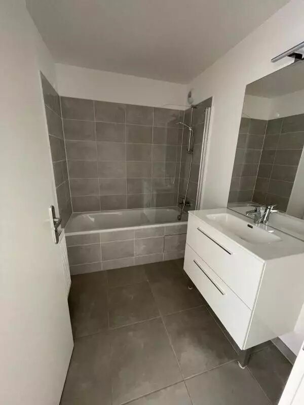 Maison à louer, 101m², Cannes-Ecluse