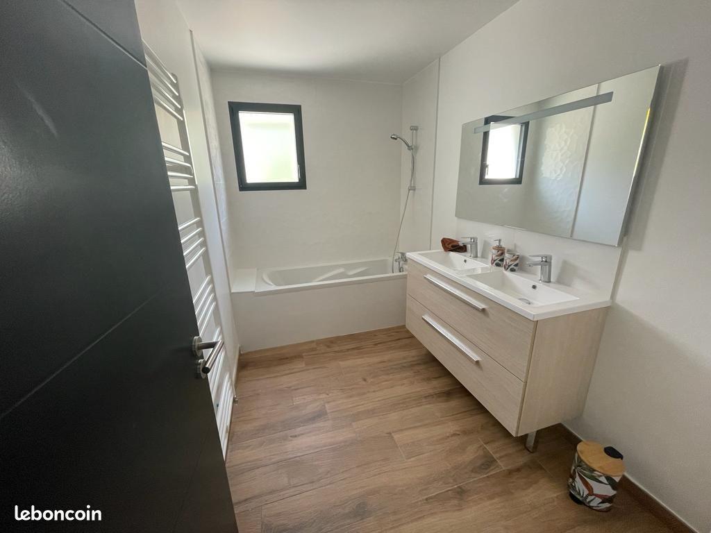 Maison à louer, 85m², Charnas