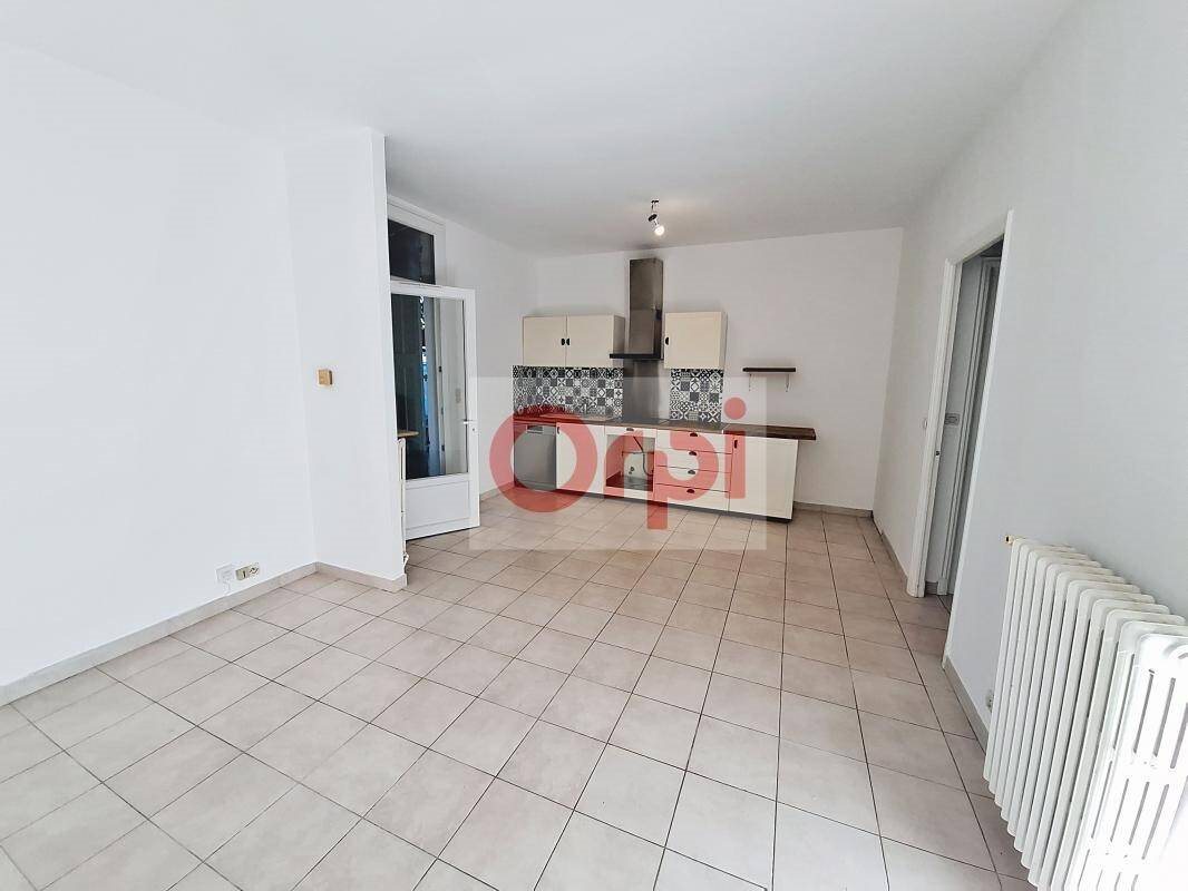 Maison à louer, 80m², Saint-Laurent-du-Var