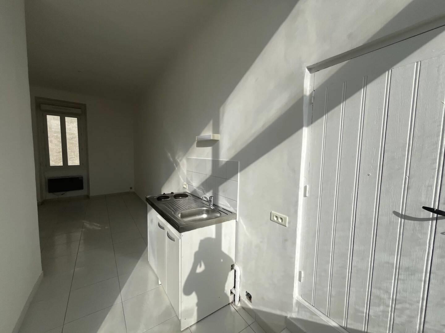 Appartement à louer, 25m², Nîmes
