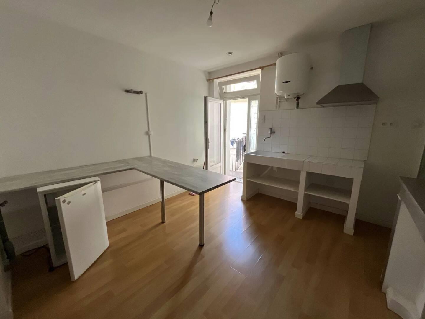 Appartement à louer, 25m², Nîmes