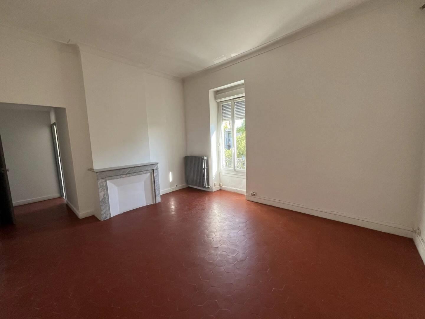 Appartement à louer, 87m², Nîmes