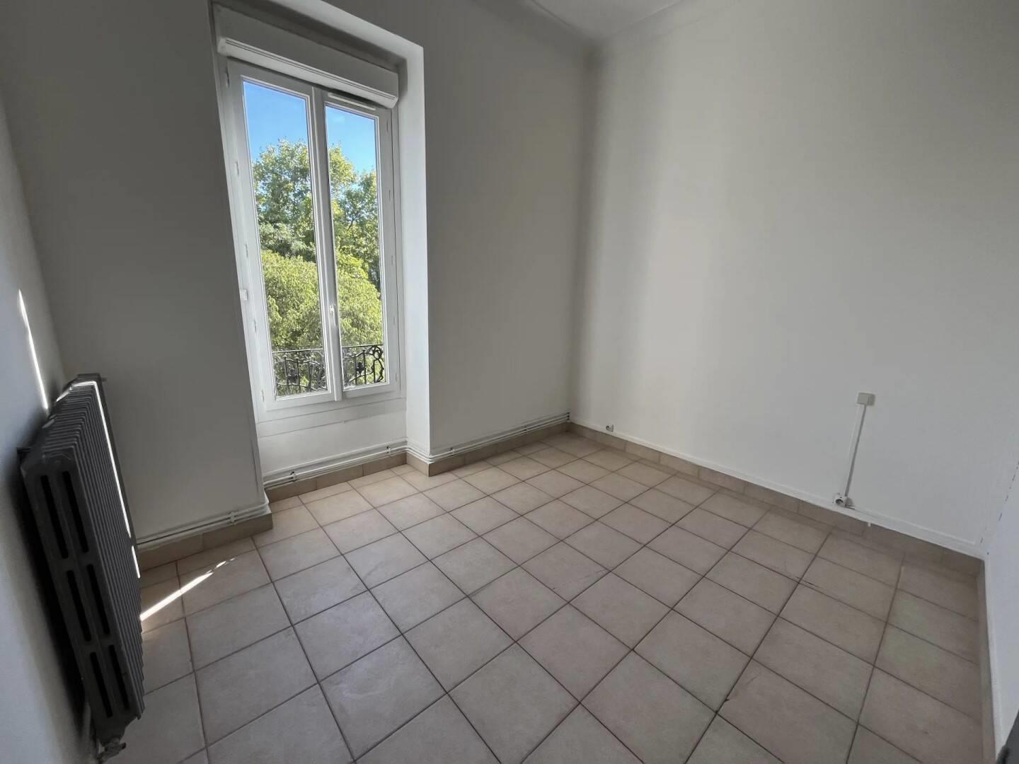 Appartement à louer, 87m², Nîmes