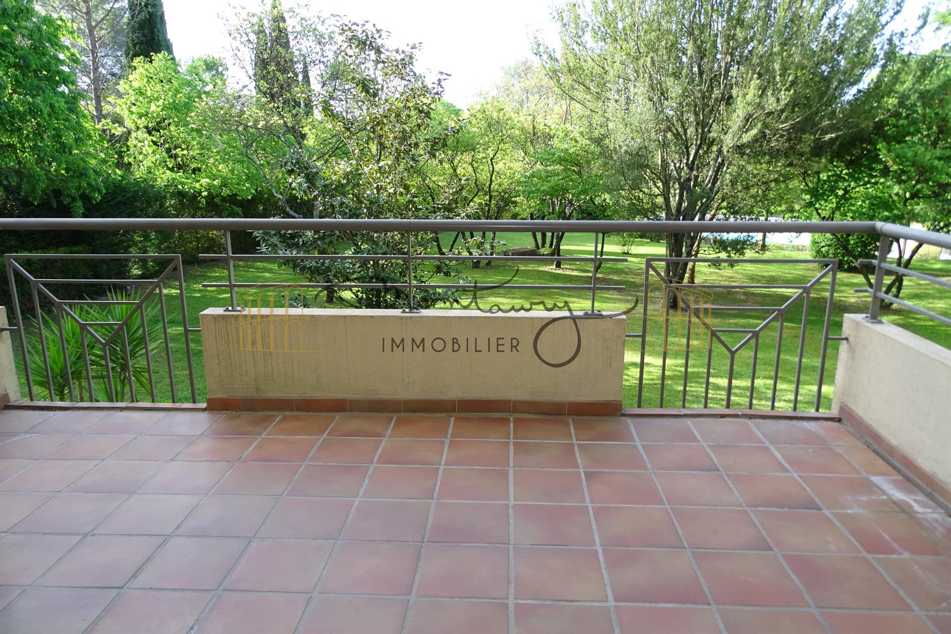 Appartement à louer, 100m², Nîmes