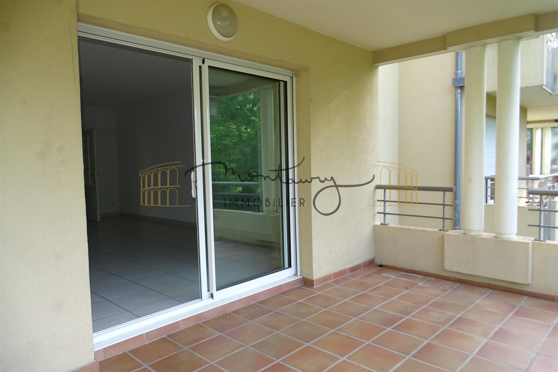 Appartement à louer, 100m², Nîmes