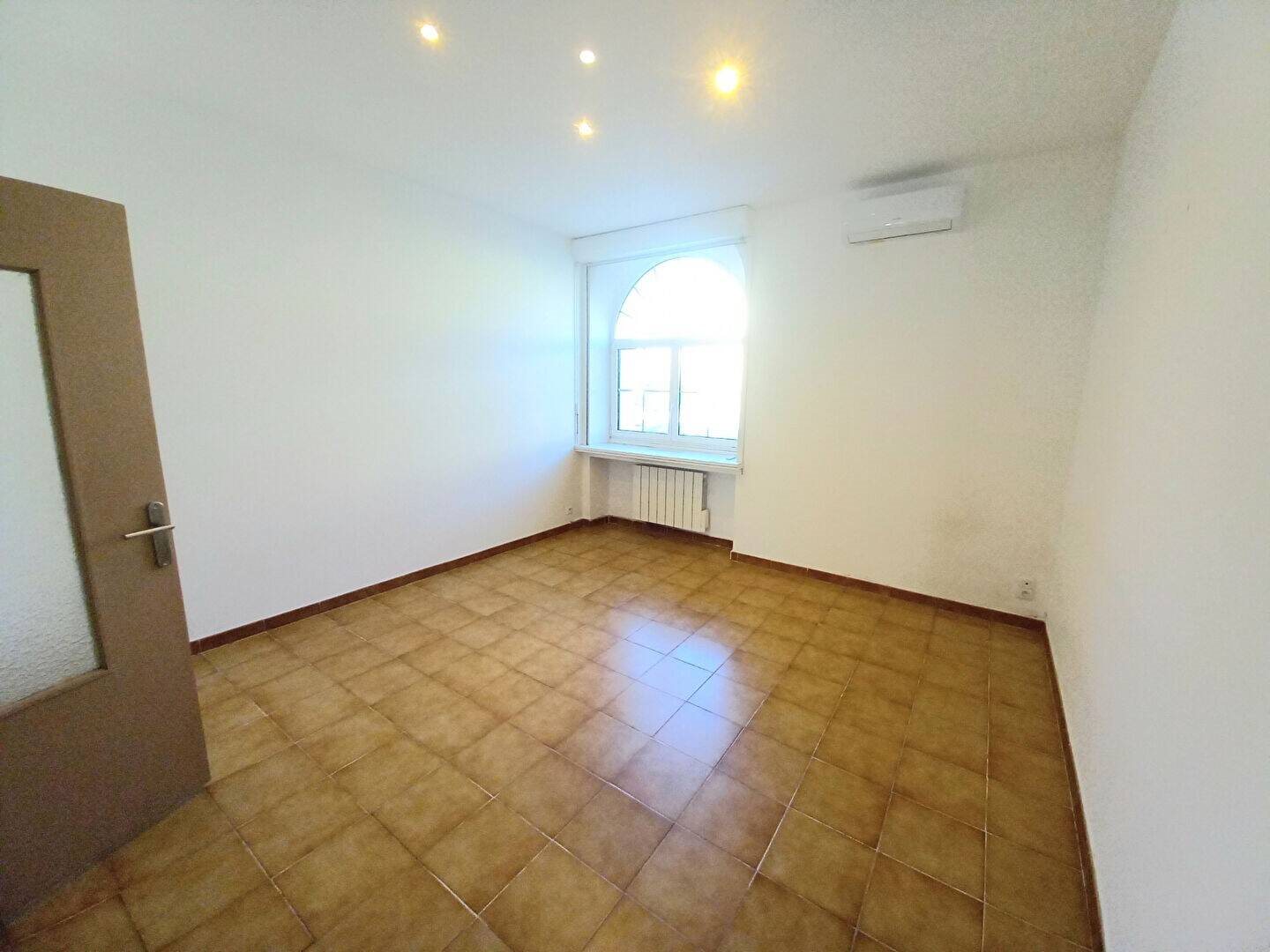 Appartement à louer, 71m², Saint-Chamas