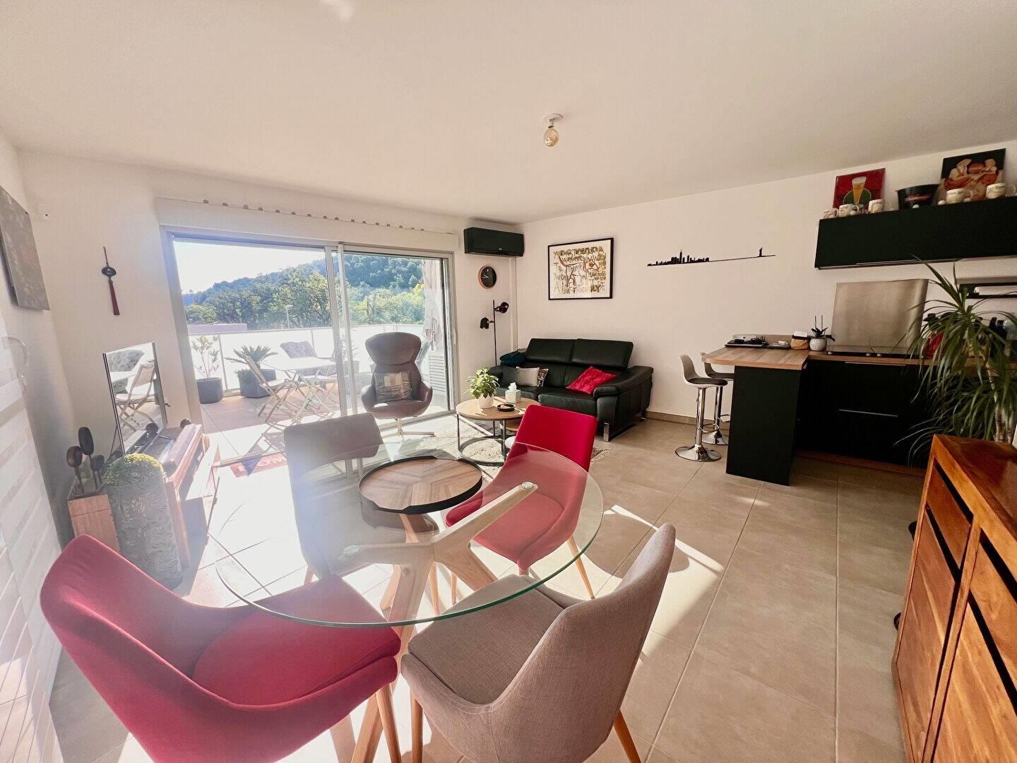 Appartement à vendre, 69m², Le Tholonet