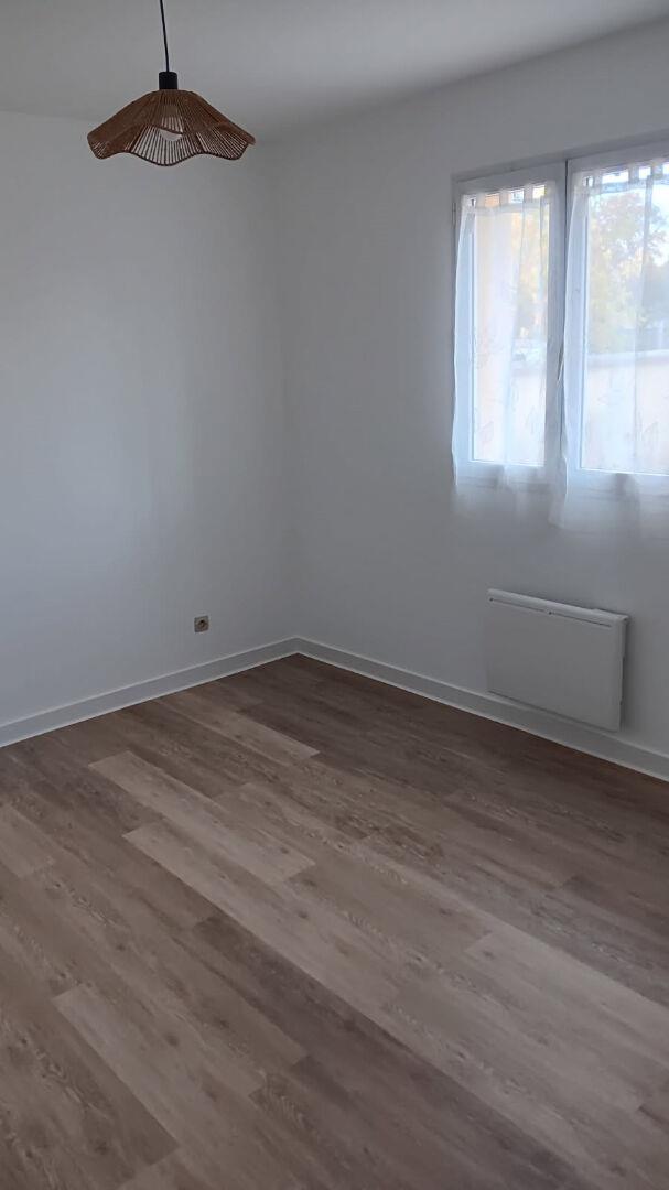 Appartement à louer, 46m², Neuville-de-Poitou