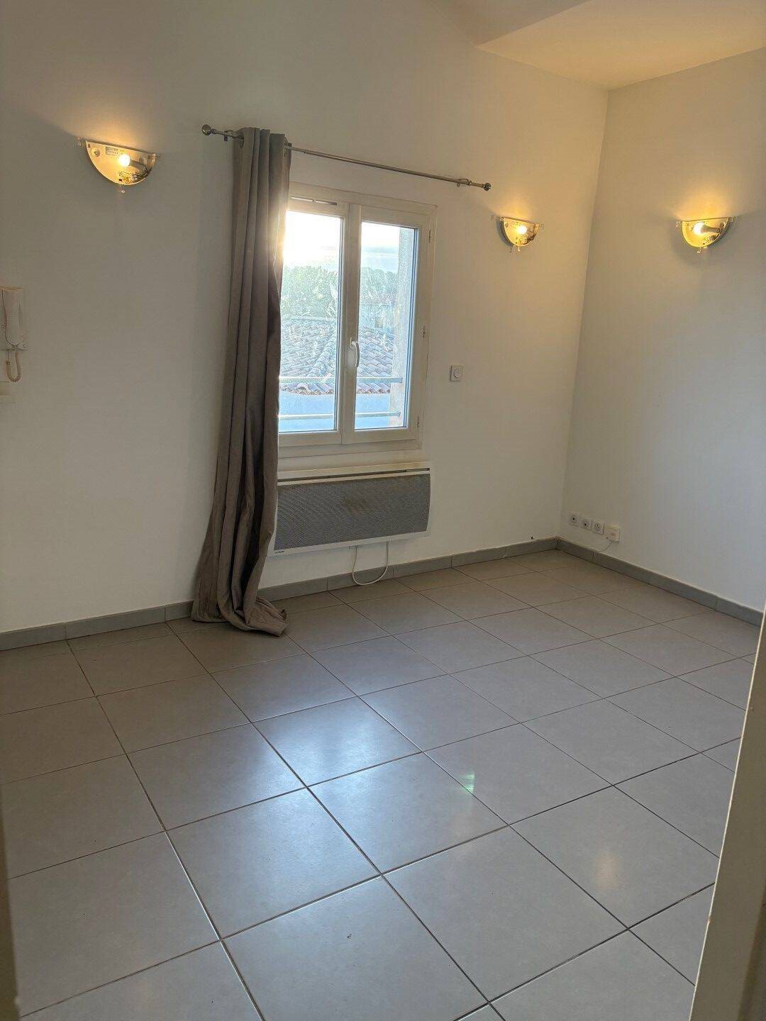 Appartement à louer, 40m², Aubagne