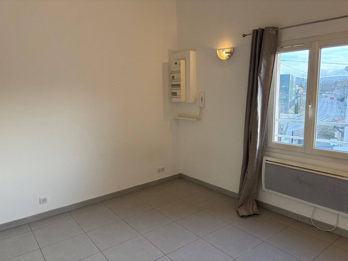 Appartement à louer, 40m², Aubagne