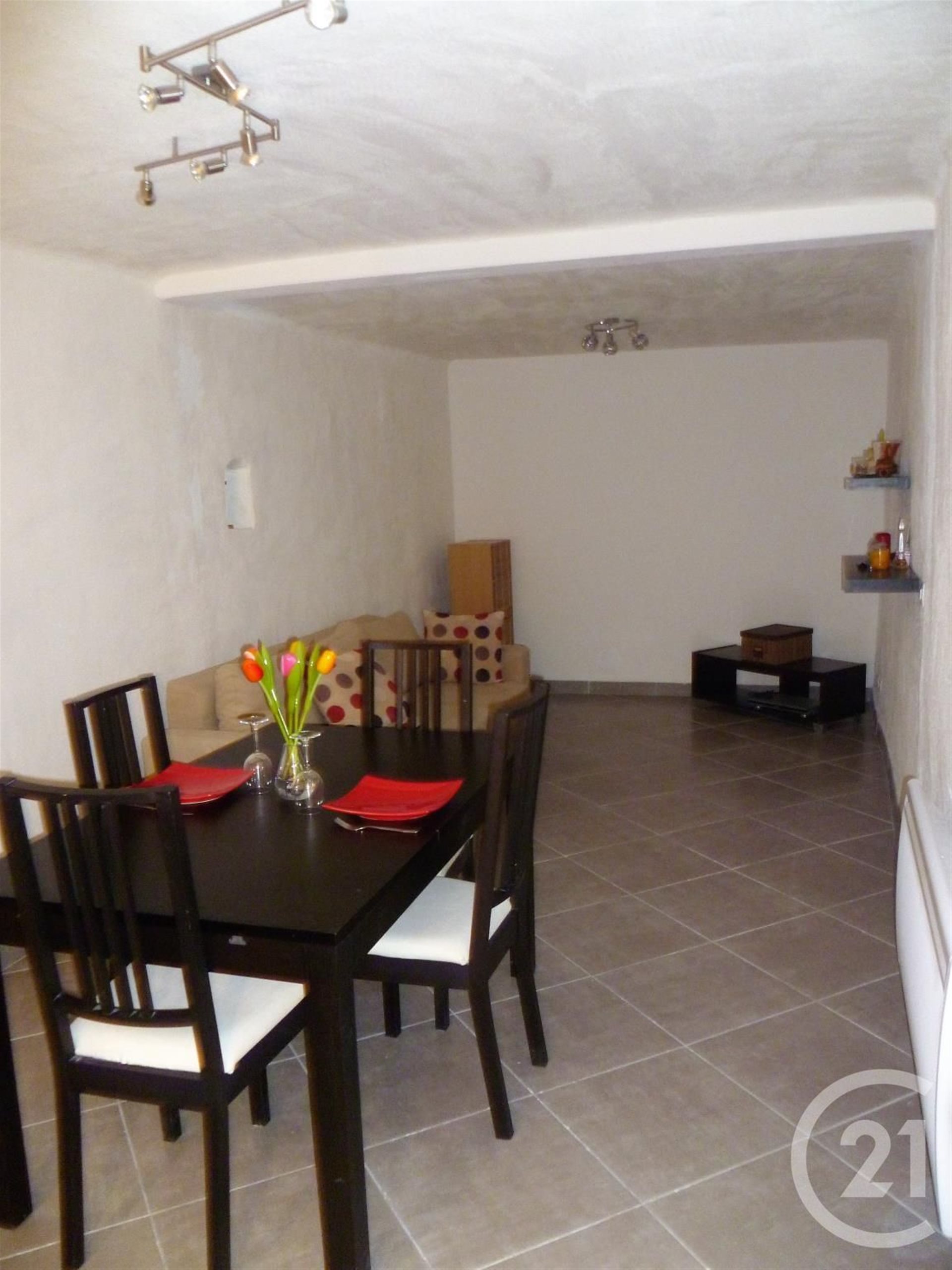 Maison à louer, 63m², Saint-Maximin-la-Sainte-Baume