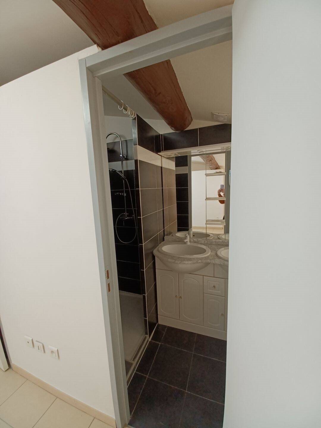 Appartement à louer, 49m², Nîmes