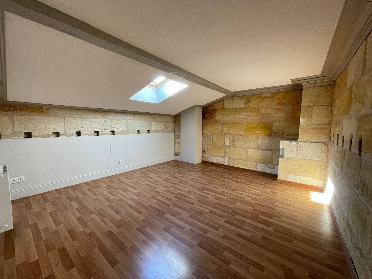 Appartement à louer, 74m², Bordeaux