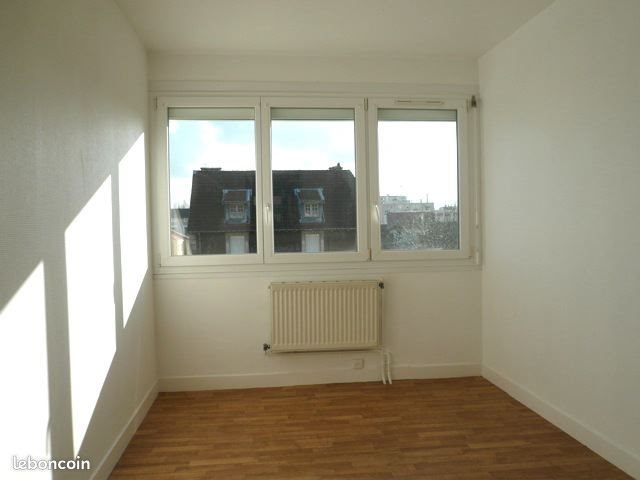 Appartement à louer, 82m², Saint-Max