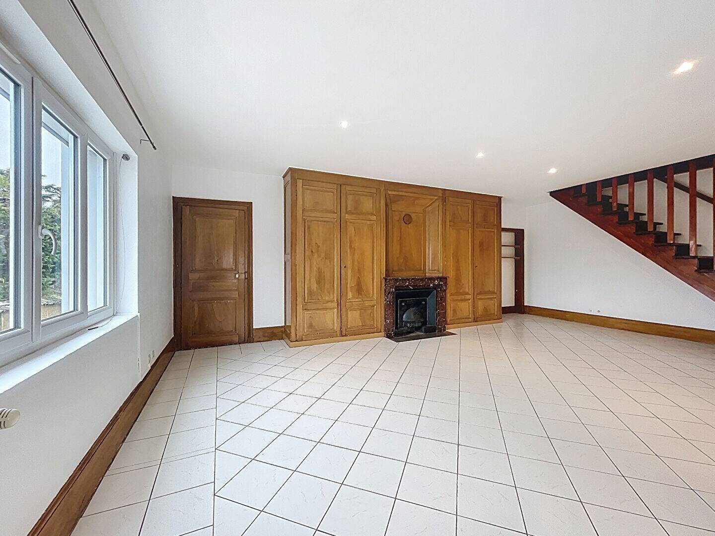 Appartement à louer, 95m², Sathonay-Village