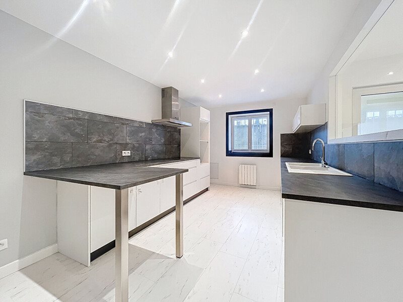 Appartement à louer, 75m², Sathonay-Village