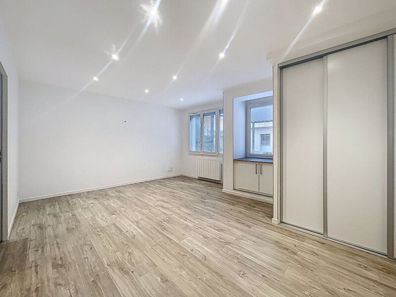 Appartement à louer, 75m², Sathonay-Village