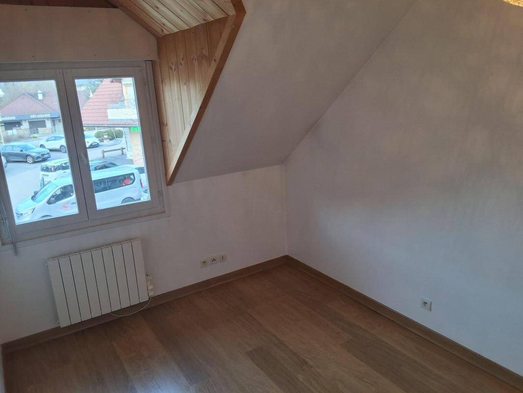 Appartement à louer, 97m², Cusy